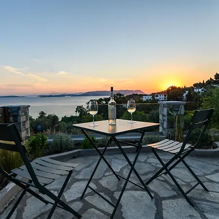 Lemontree Rooftop Jacuzzi And Sea Views *