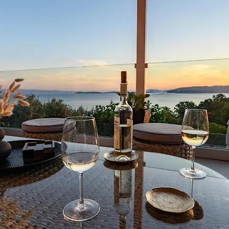 Lemontree Rooftop Jacuzzi And Sea Views *