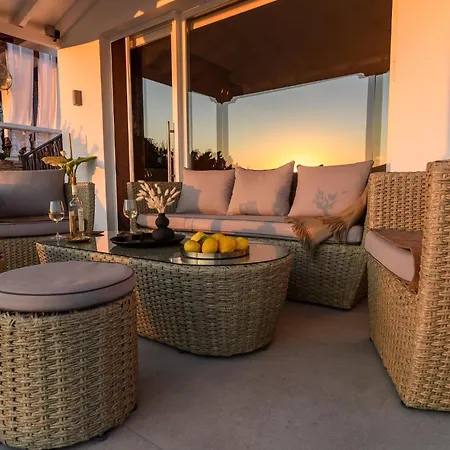 Lemontree Rooftop Jacuzzi And Sea Views