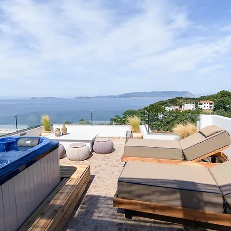 Lemontree Rooftop Jacuzzi And Sea Views Villa *