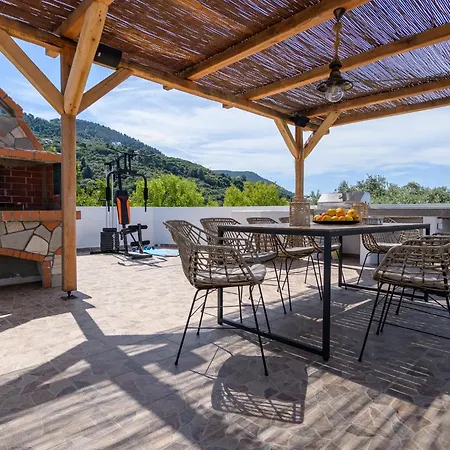 Lemontree Rooftop Jacuzzi And Sea Views Skopelos Town