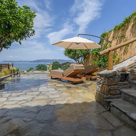 Lemontree Rooftop Jacuzzi And Sea Views Villa